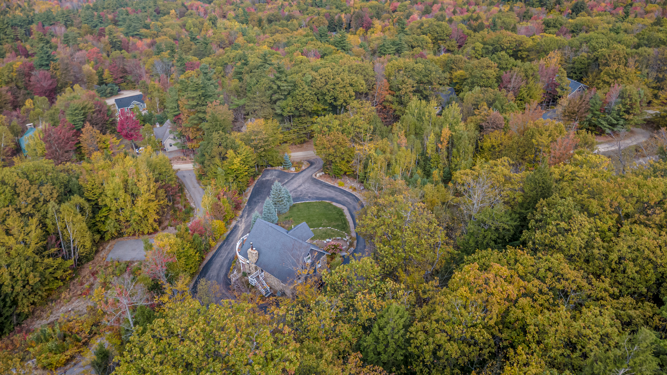 Aerial view 8 of Stonewood Chalet and the White Mountains